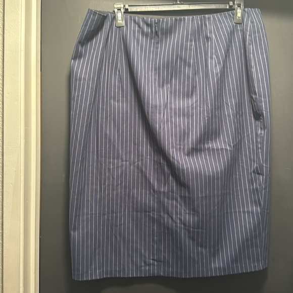 Lane Bryant navy blue pen, striped suit jacket size 18 skirt size 20 - Picture 7 of 9